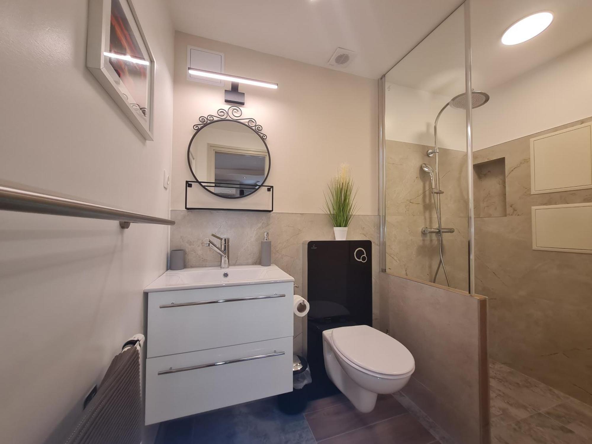 Csever Apartman Tata Kültér fotó