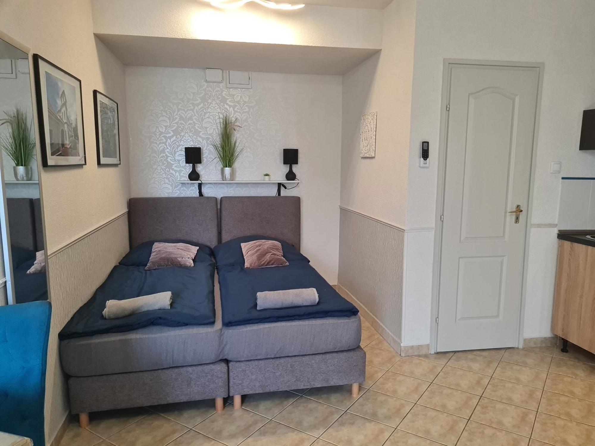 Csever Apartman Tata Kültér fotó