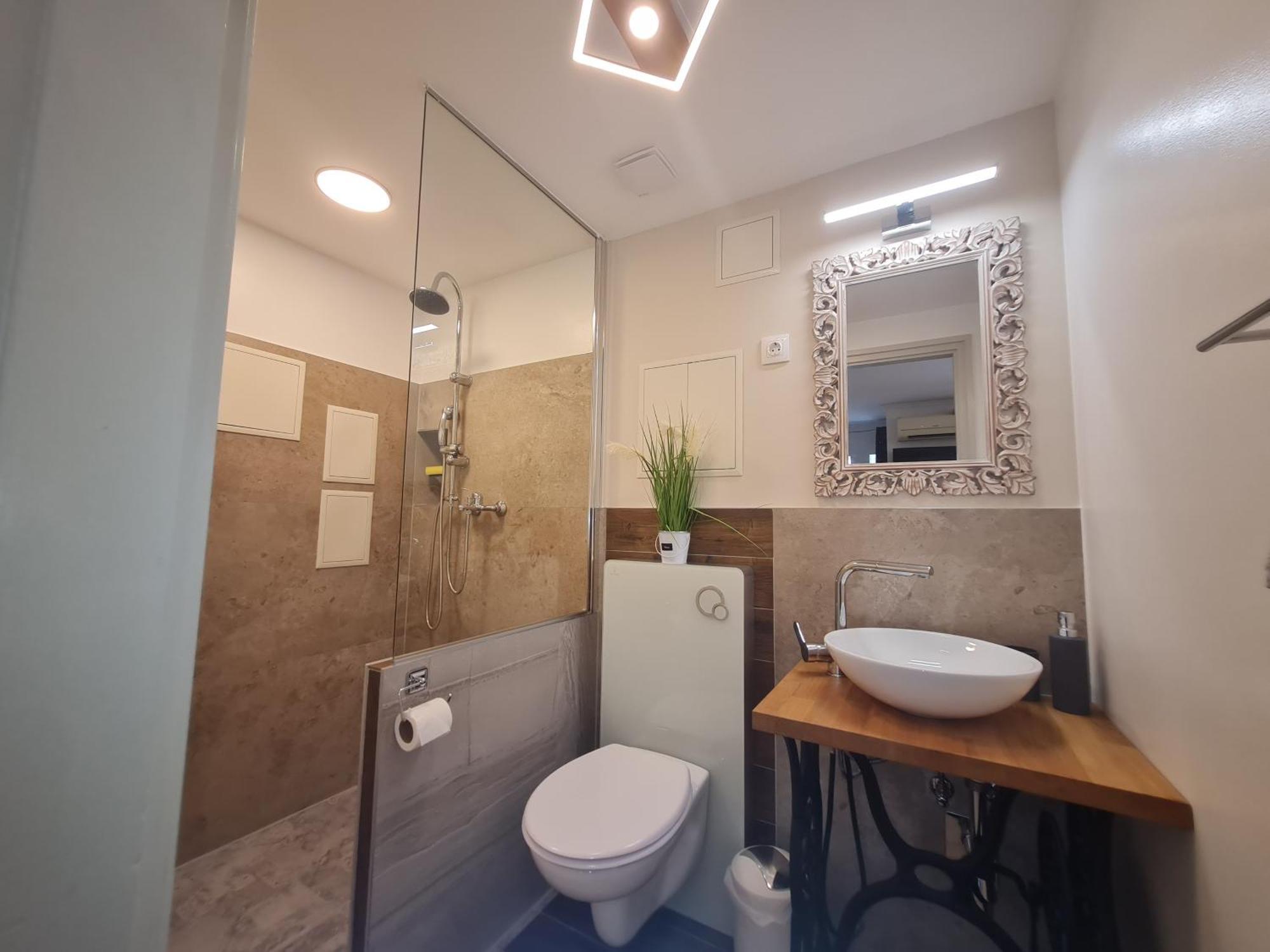 Csever Apartman Tata Kültér fotó
